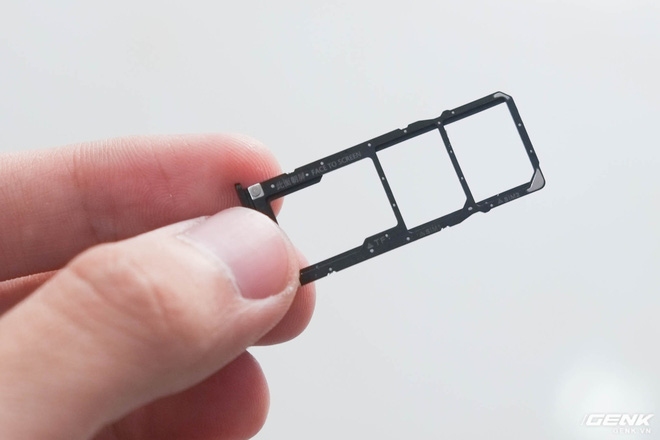 iPhone 2 SIM sẽ chỉ bán tại Trung Quốc?