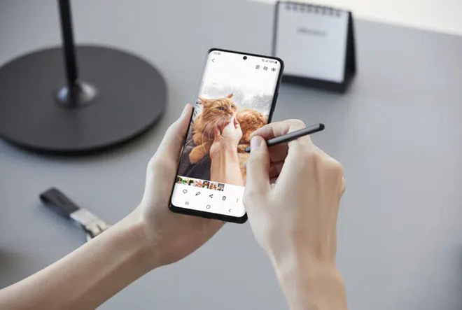 Samsung nói gì khi "bắt chước" Apple bỏ phụ kiện trong hộp Galaxy S21? Samsung nói gì khi "bắt chước" Apple bỏ phụ kiện trong hộp Galaxy S21?