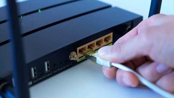 Kiểm tra nguồn điện router và cáp kết nối ethernet