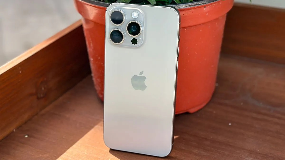 iPhone 15 Pro Max màu Titan tự nhiên được nhiều người dùng lựa chọn