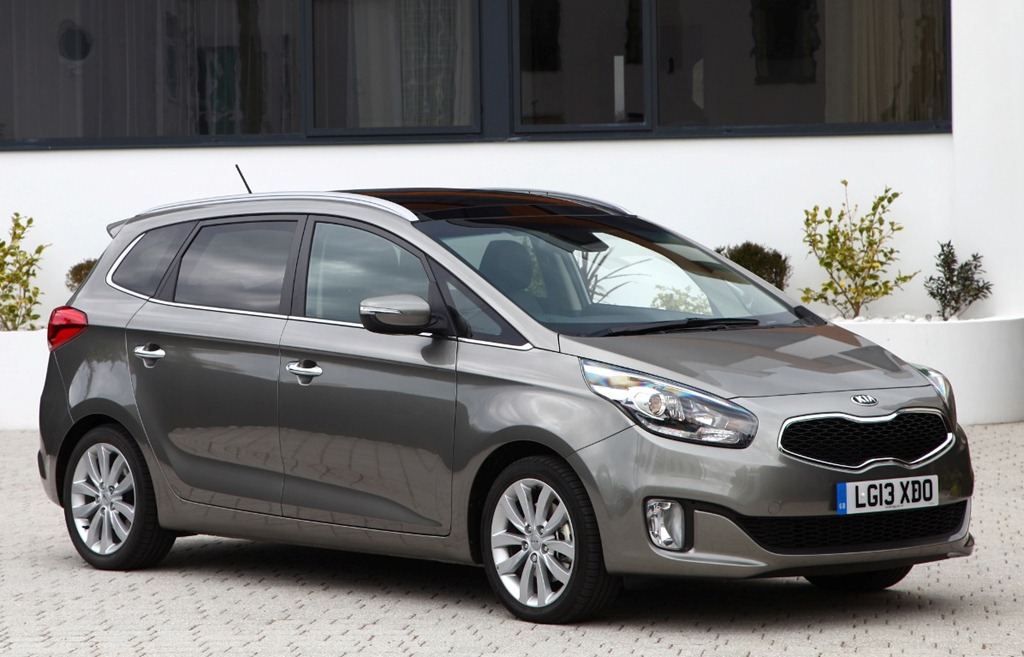  Kia Caren (Tự lái,Có tài)